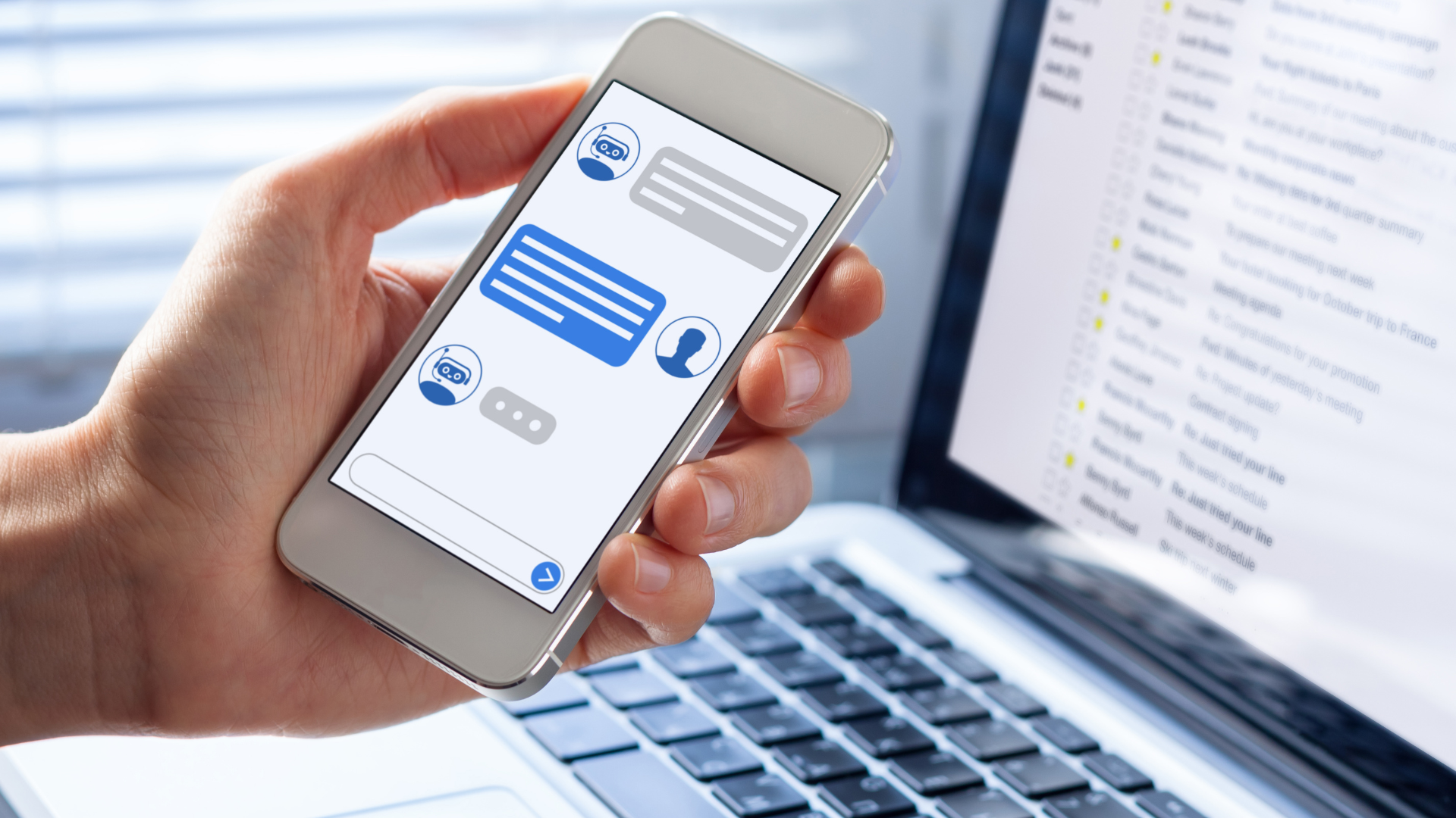 How Live Chat & Chatbots Improve Customer Experience